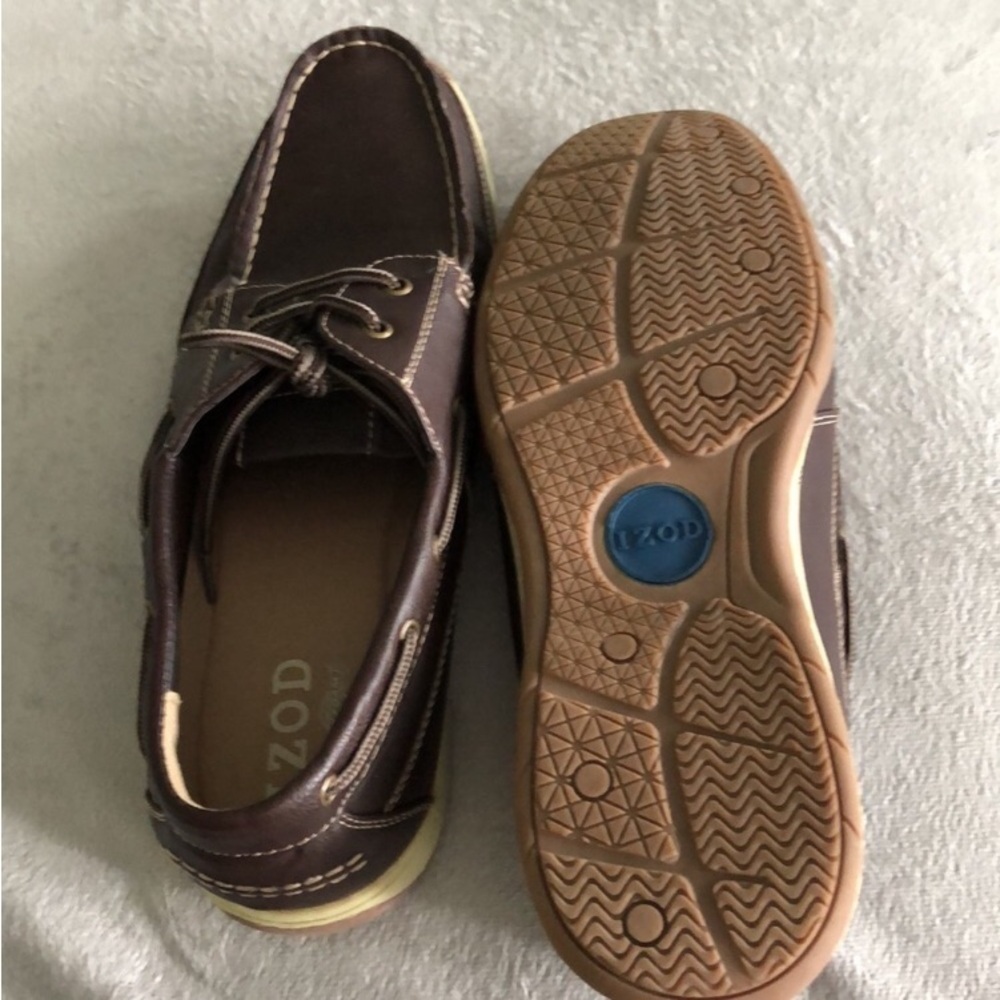 Izod brown leather lace up loafers in size 12